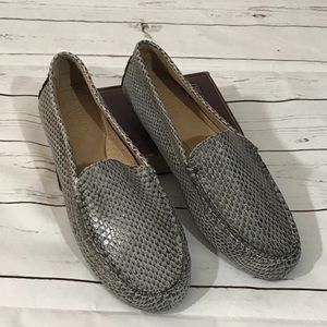 NWOB Lauren Ralph Lauren Carys slip on loafers 9.5